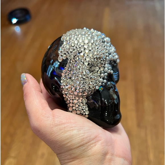 Ceramic Black Skull with Diamonds and Pearls - Picture 3 of 7